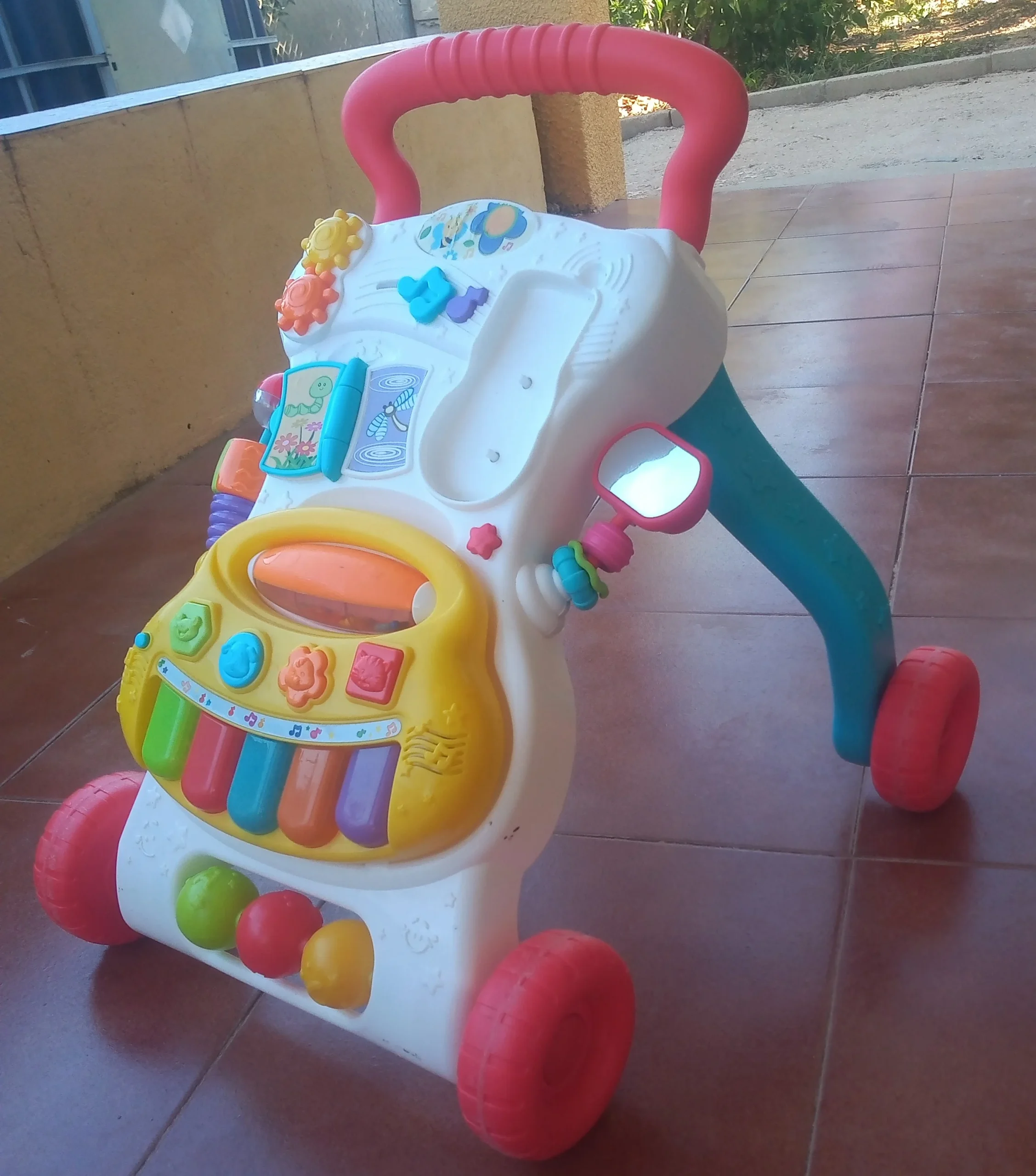 JUGUETE ANDADOR